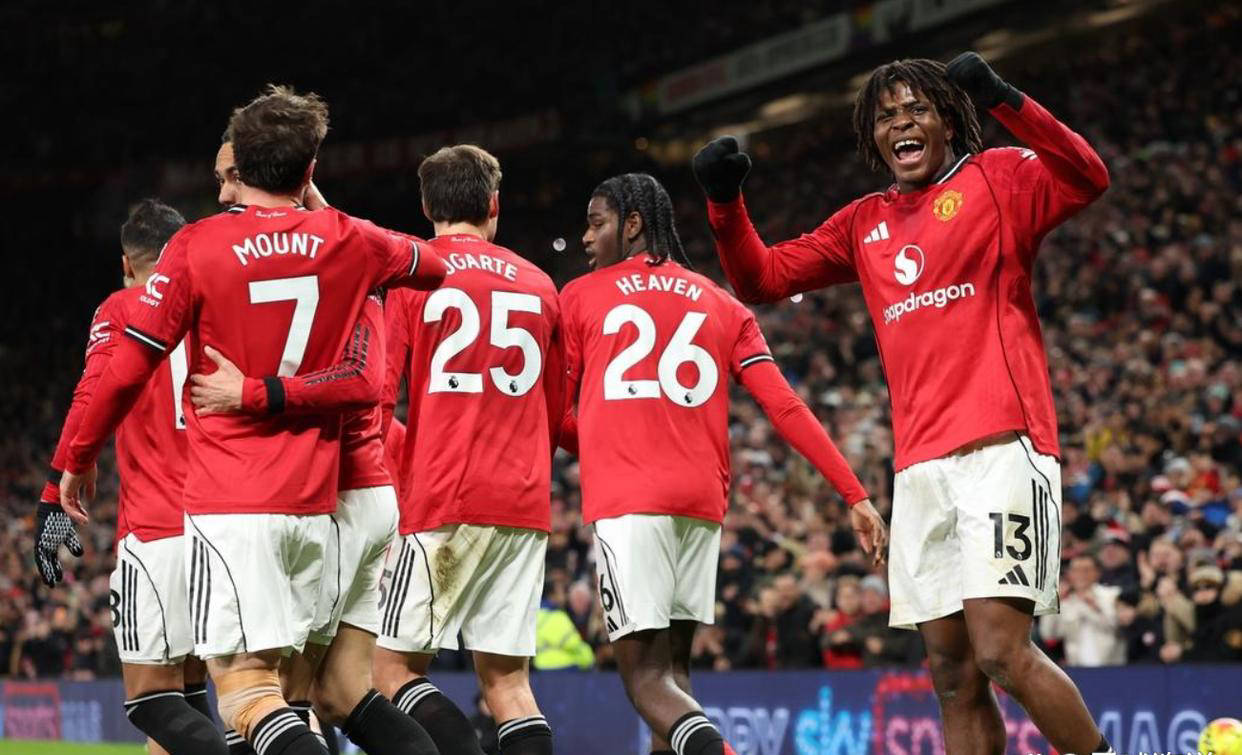 英超争四格局大变，曼联1-0险胜纽卡，三豪门积分齐头并进竞争日趋激烈